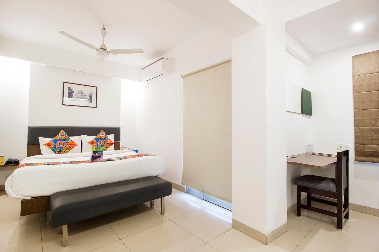 Fabexpress Kalyan - Nr Dairy Dan Circle Otel Vadodara Dış mekan fotoğraf
