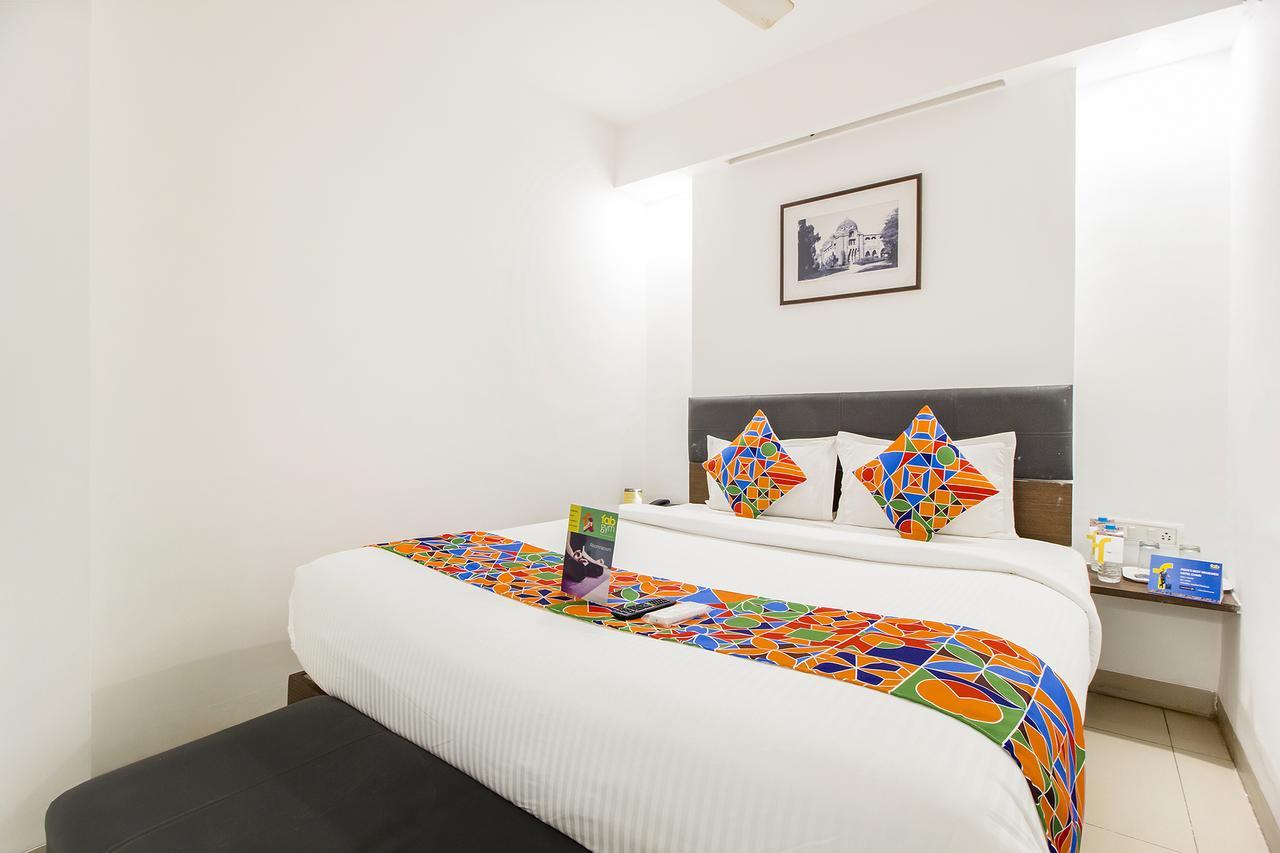 Fabexpress Kalyan - Nr Dairy Dan Circle Otel Vadodara Dış mekan fotoğraf