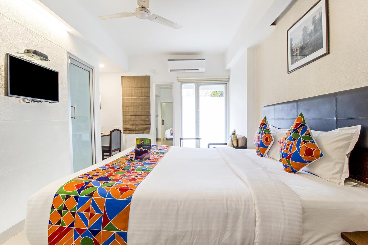 Fabexpress Kalyan - Nr Dairy Dan Circle Otel Vadodara Dış mekan fotoğraf