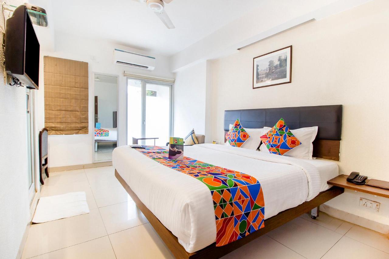 Fabexpress Kalyan - Nr Dairy Dan Circle Otel Vadodara Dış mekan fotoğraf