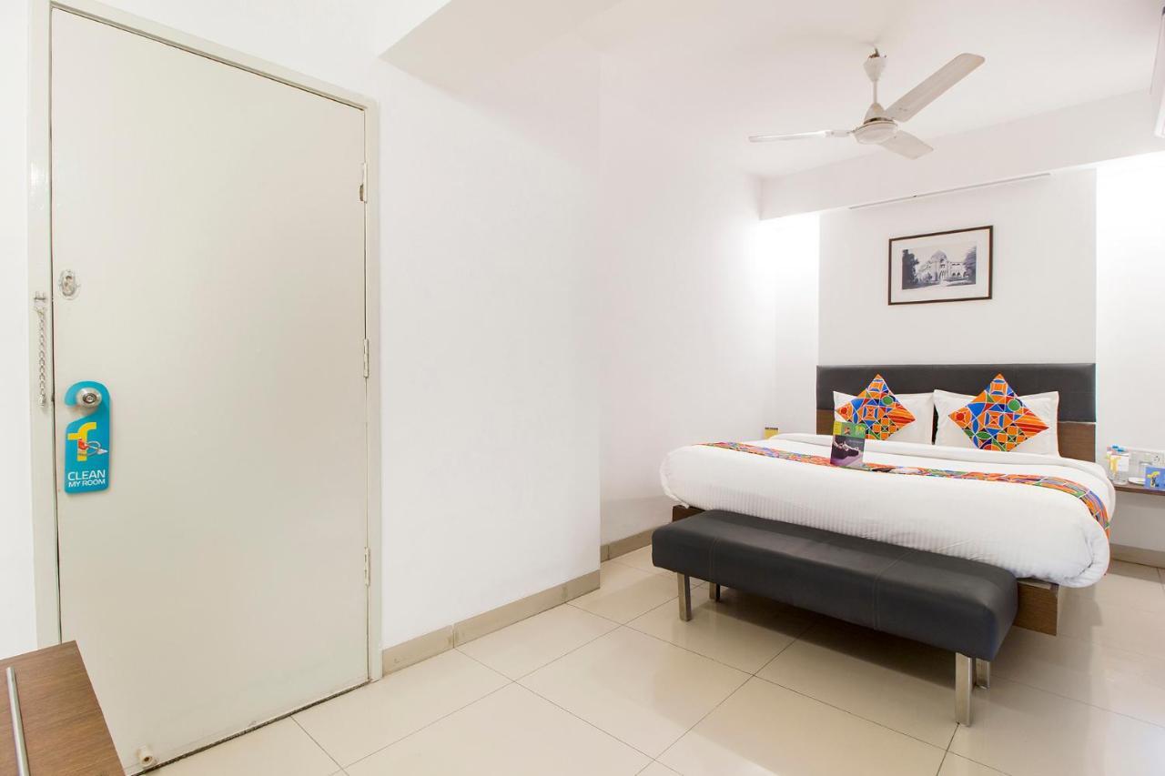 Fabexpress Kalyan - Nr Dairy Dan Circle Otel Vadodara Dış mekan fotoğraf