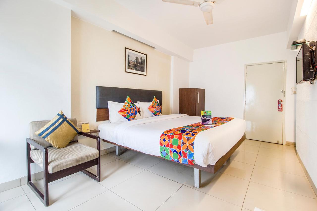 Fabexpress Kalyan - Nr Dairy Dan Circle Otel Vadodara Dış mekan fotoğraf