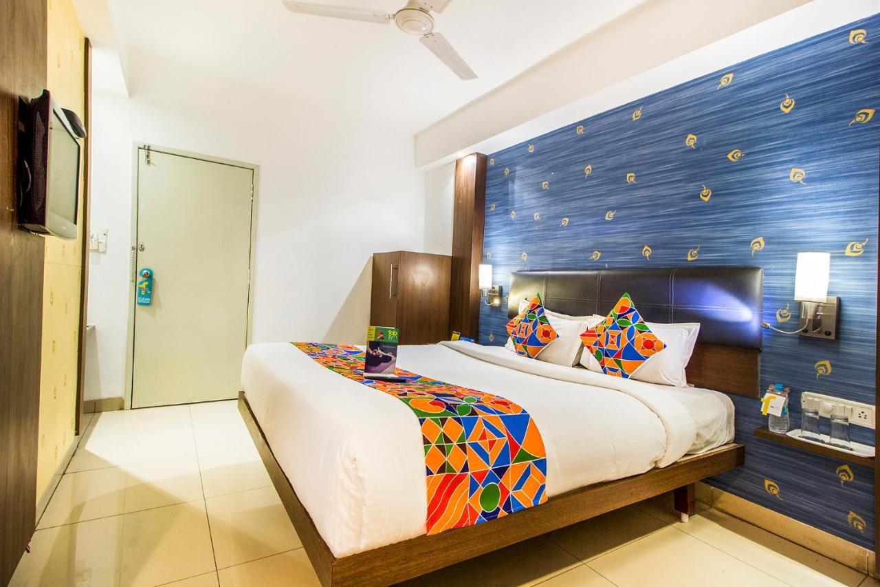 Fabexpress Kalyan - Nr Dairy Dan Circle Otel Vadodara Dış mekan fotoğraf